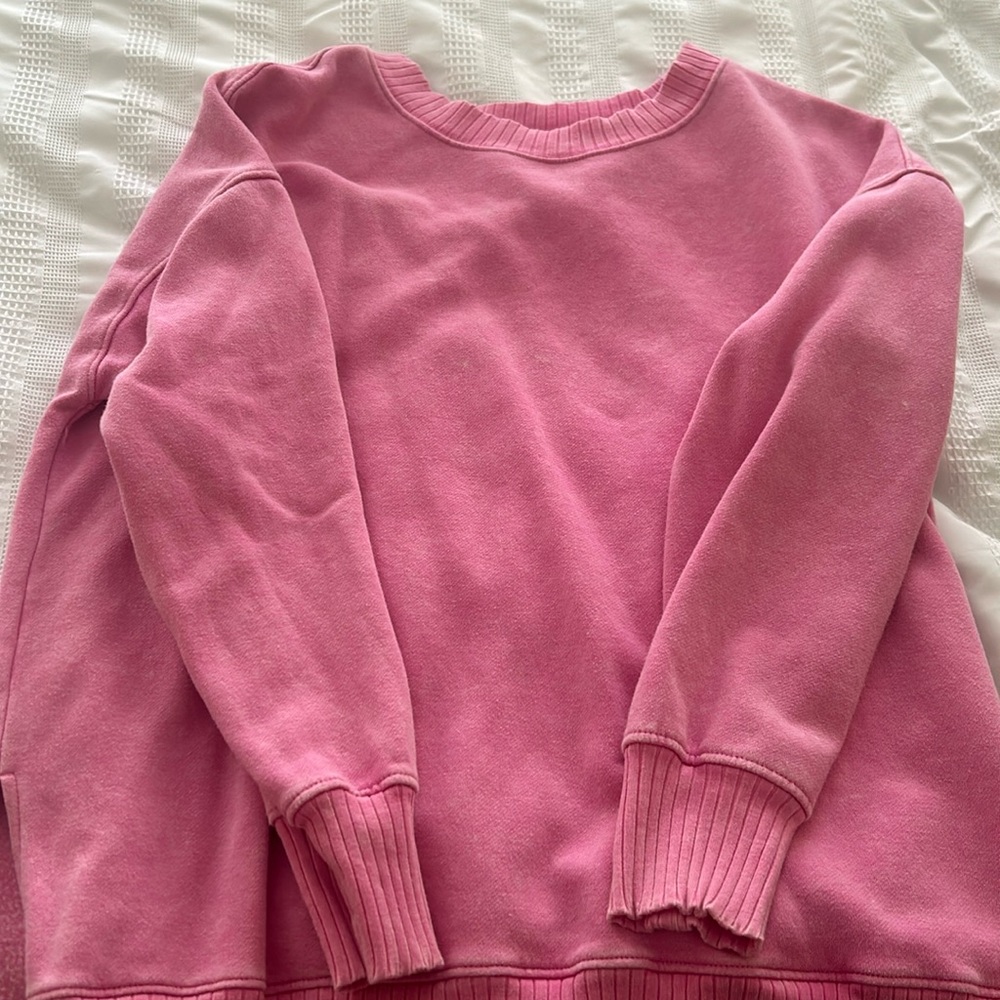 Pink crewneck, never won